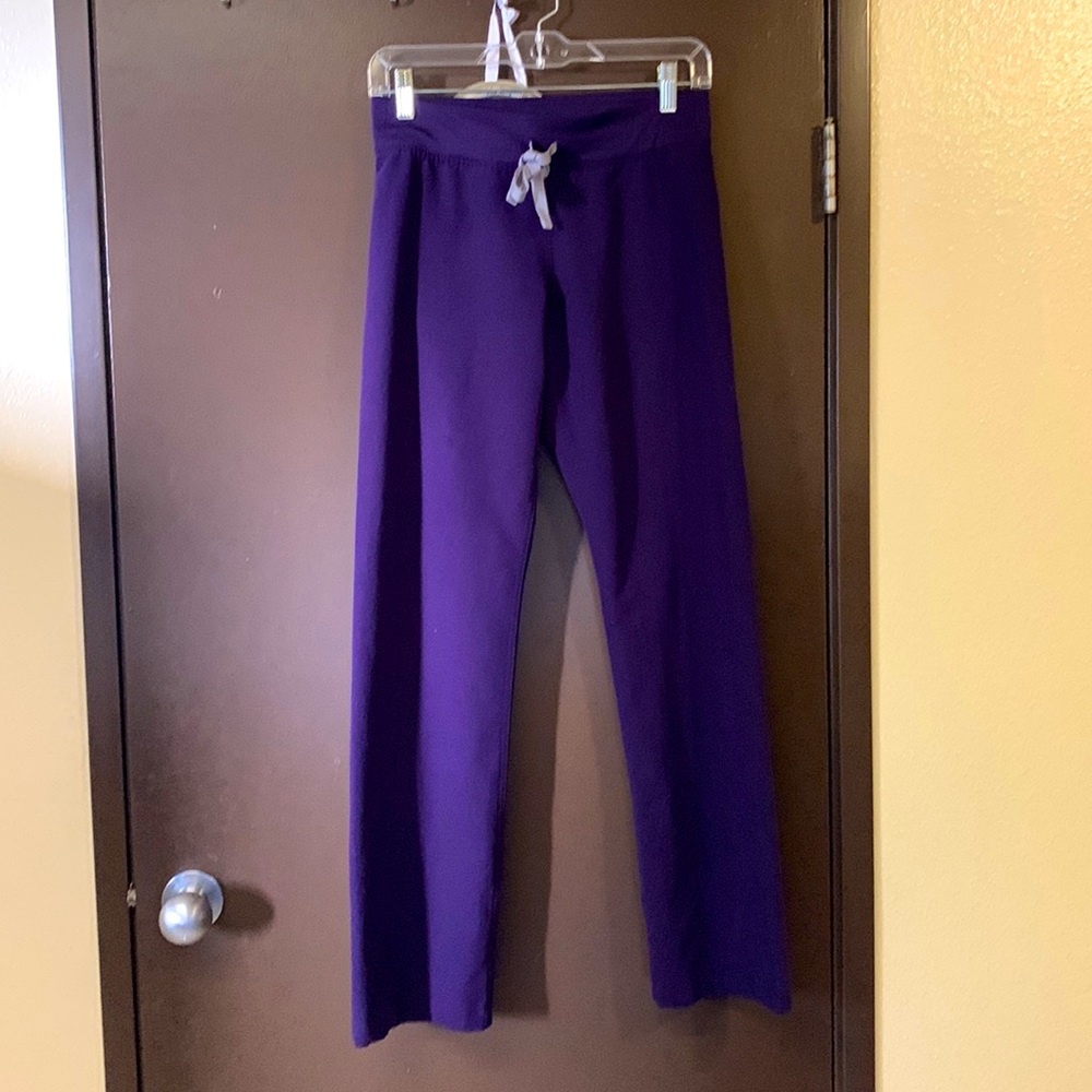 FIGS Technical Collection Scrub pants!